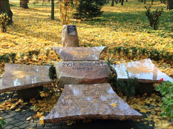 Klasztor i park  ss. Niepokalanek na Głębokiej.