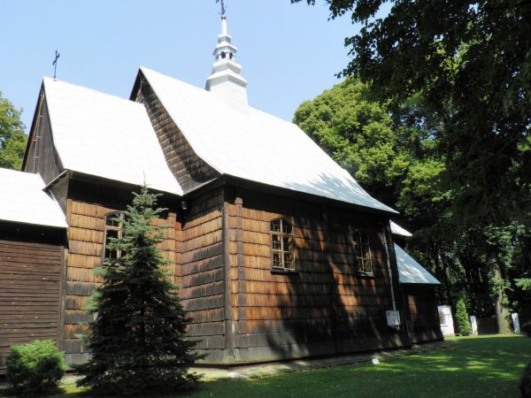 Drewniany kościół p.w. Matki Boskiej w Chłopicach k. Jarosławia z 1761 roku