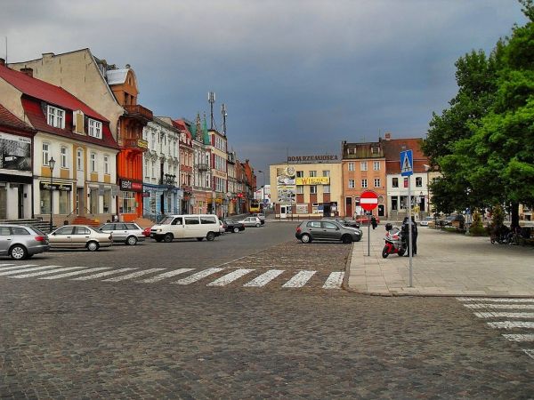 Rynek, Dom Rzemiosła i zanosi się na burzę