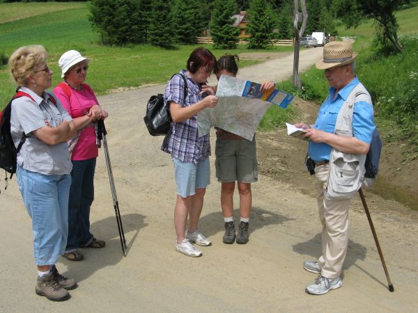 nie można się zgubić - mieszkańcy serdeczni, do pomocy skłonni a i "pisanego" nie brakuje !  a najstarsza mapa to gliniana tabliczka z Mezopotanii z ok. 3800r.