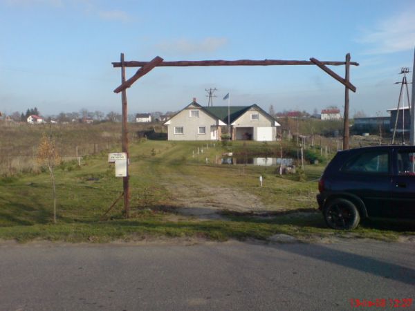 Można też rozłożyć namiot oraz postawić camping nad samym brzegiem jeziora