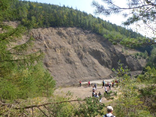 kamieniołom tzw. drobny - Huczwice, wciąż eksploatowany.