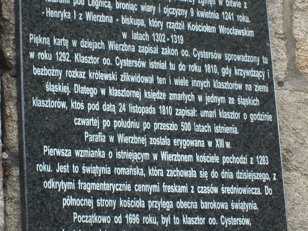 Tablica z informacją o historii Wierzbnej