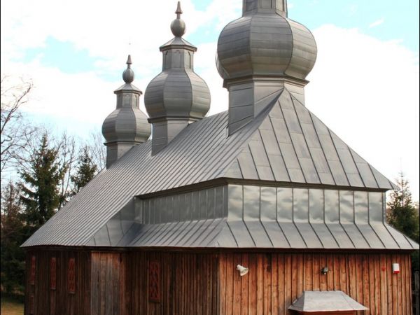 Cerkiew greckokatolicka p.w. Michała Archanioła - wzniesiona w 1843 r. w Brzeżawie .  Obecnie kościół rzymskokatolicki pw. Św. Michała Archanioła.