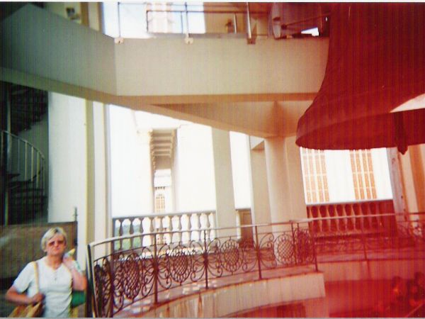 przy świątyni - na tarasie dzwonnicy o wys. 64,8m, tam na wys. 22 metrów nad ziemią zawieszony dzwon Maryja Bogurodzica, będący największym dzwonem w Licheniu i