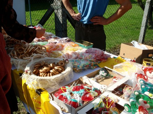 Rywałd,odpust - stragan odpustowy 2