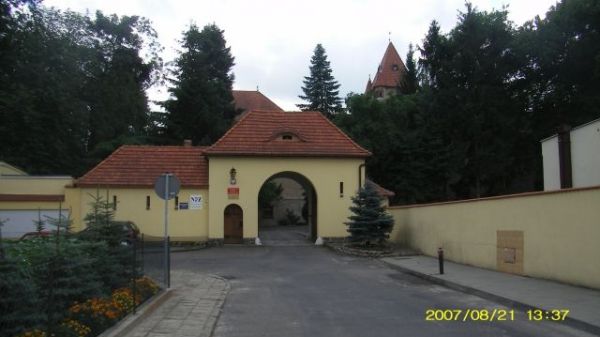 Brama do zamku - sanatorium