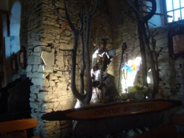 tak jest w cerkwi w Łopience, tak - dzięki artystom, pątnikom, klimatom ... Nieodzownymi bywalcami łopieńskich jarmarków - odpustów byli wróżbici, jasnowidzowie