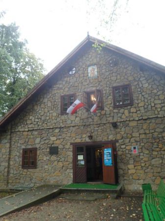 Muzeum Marii Konopnickiej - jest tam ekspozycja, kasa, sklepik z pamiątkami.