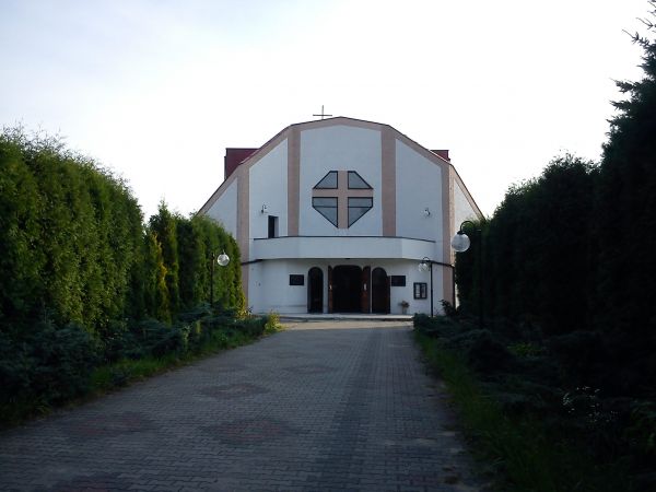 Sosnowiec-Milowice. Kościół pw. Matki Boskiej Szkaplerznej.