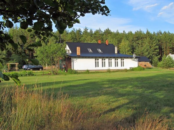 Nad jeziorem Gogolinek w Czarnym - ośrodek wczasowy