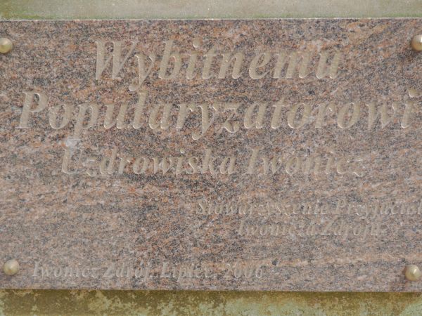 na postumencie z popiersiem prof. dra Józefa Dietla - więcej w opisach zdjęć.