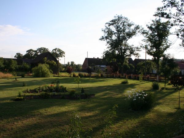 spojrzenie na wieś z małego podwyższenia