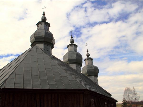 Cerkiew greckokatolicka p.w. Michała Archanioła - wzniesiona w 1843 r. w Brzeżawie .  Obecnie kościół rzymskokatolicki pw. Św. Michała Archanioła.