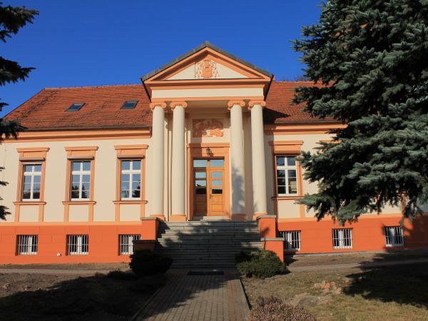 Gniezno,sufragania z  1820r.,przebudowana 1936r. według projektu K.Schinkla.