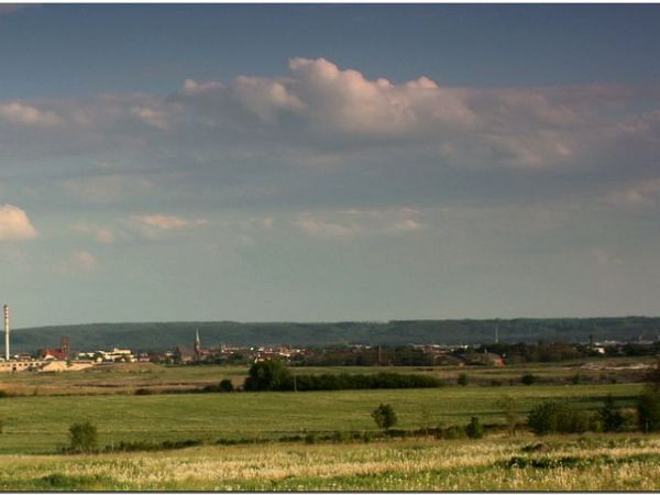 Lębork widziany z północy, z odległości kilku kilometrów.