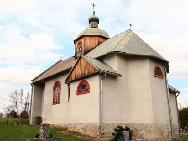 Murowana filialna cerkiew greckokatolicka p.w. św. Michała Archanioła w Mielnowie. Zbudowana w latach 1898–1908. Po wojnie cerkiew użytkowana jest przez kościół