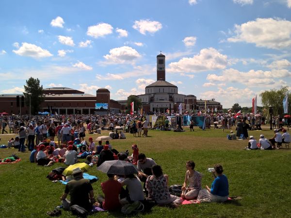 Centrum Św. Jana Pawła II  ,msza św. podczas Światowych Dni Młodzieży .