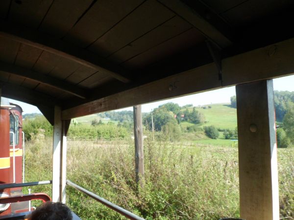 "Pogórzanin" stanowi wielkiej wartości atrakcję turystyczną, tu będzie przejazd przez most kamienny trójłukowy, malownicza i czysta ekologicznie okolica.