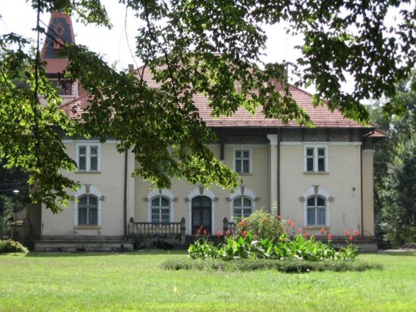 Pałac w Łęgu Tarnowskim