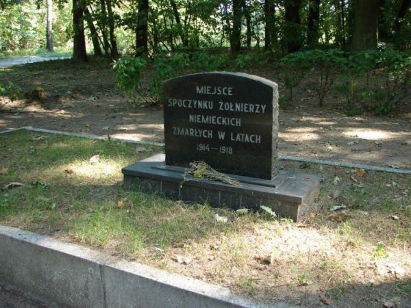 Tablica upamiętniająca zmarłych żołnierzy niemieckich w latach 1914 - 1918