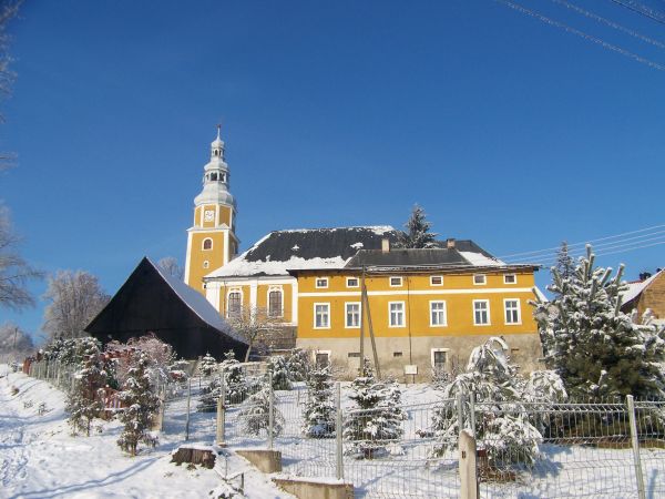 Kościół św. Tekli w Pławnej.