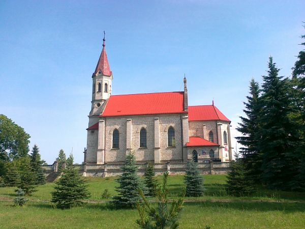 Dawniej Brzostków należał do Parafii  Ostrowce , czego świadkiem jest ten kościół.