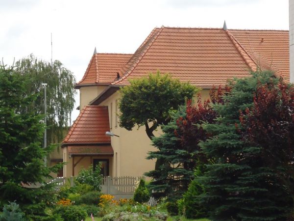 Rudolfa Mossego 25 - Przychodnia Zdrowia, widok od strony zach. z tzw. przejścia Kubicy