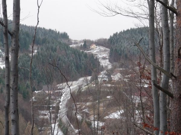 Harbutowice.Zimowy widok na Kozakówkę.