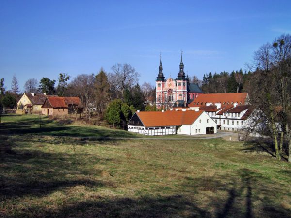 Święta Lipka wiosną 2014-03-30,Sanktuarium i budynki klasztorne