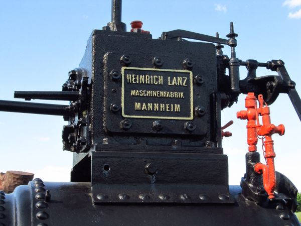 Skansen starych przedmiotów gospodarstwa rolnego oraz domowego, dodatkowo odpoczynek w trakcie podróży drogą nr 25 między Bydgoszczą a Tucholą  przy smacznym je