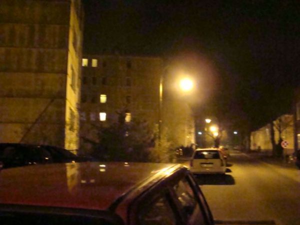 Główna droga osiedlowa w Zegrzu Południowym. 26.03.2009 r.