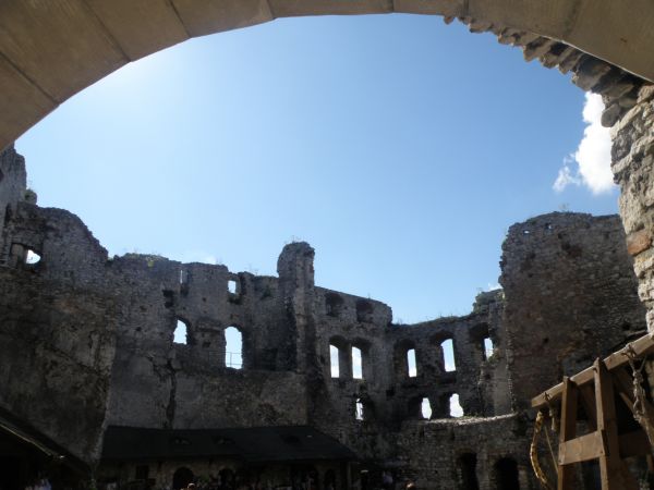 Zamek OGRODZIENIEC **** http://www.zamek-ogrodzieniec.pl/ **** http://zamki.net.pl/zamki/podzamcze/podzamcze.php **** Zamek Ogrodzieniec znajduje się w Podzamcz