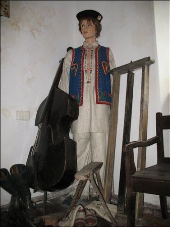 Warto obejrzeć ciekawe zbiory etnograficzne i historyczne.