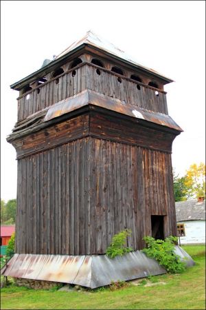 Dawna cerkiew greckokatolicka, drewniana, zbudowana w 1835 r., częściowo spalona w 1986 r. i odrestaurowana, przez wiele lat użytkowana jako kościół, obecnie op