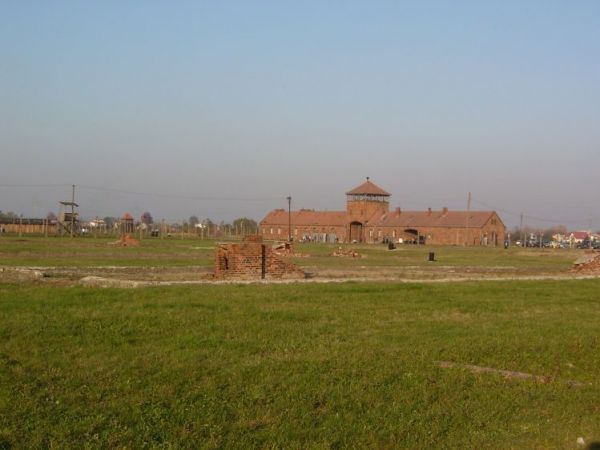 Brama w Oświęcimiu