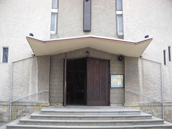 Wejście do kościoła.