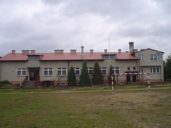 Publiczna Szkoła Podstawowa w Pokrzywnicy (al. Jana Pawła II)