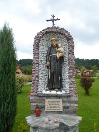 figura św. Antoniego - przy Dróżkach Maryjnych.