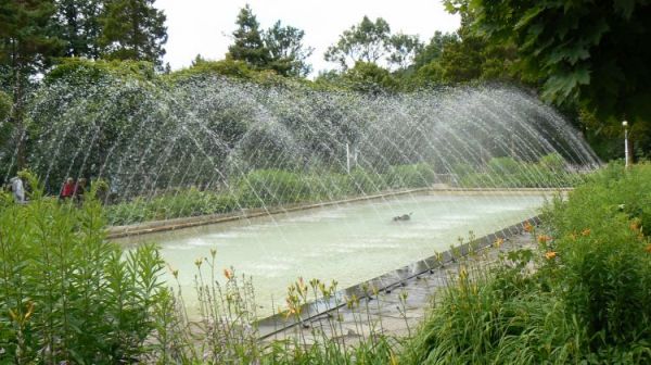 Fontanna przy wejsciu na BULWAR DIETLA