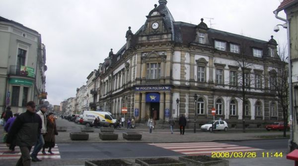 Leszno - budynek poczty na ulicy Słowiańskiej