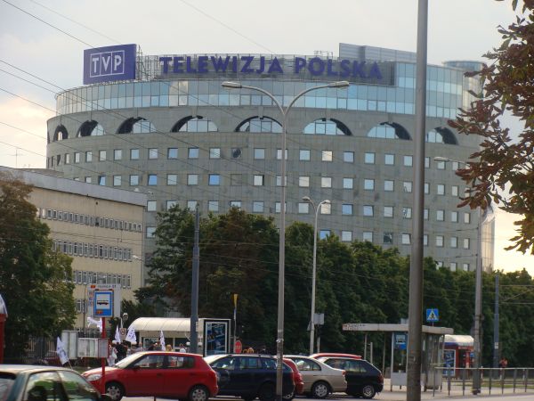 Gmach Telewizji Polskiej. Warszawa, ul. J.P. Woronicza.
Zdj. wyk. 18.08.2009 r.