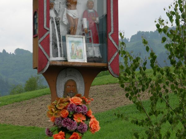 Rytro-przydrożna kapliczka