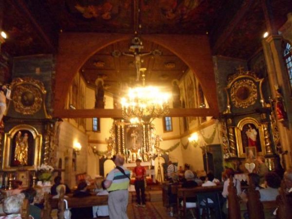 kościół z 1520r., zdobią go malowidła z XVI wieku.