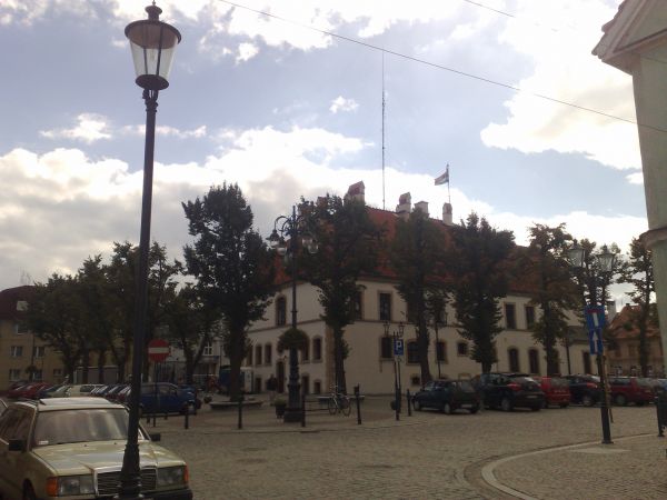 Ratusz wybudowany w 1902 roku.