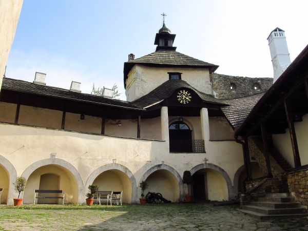 Niedzica Zamek nad jeziorem Czorsztyńskim