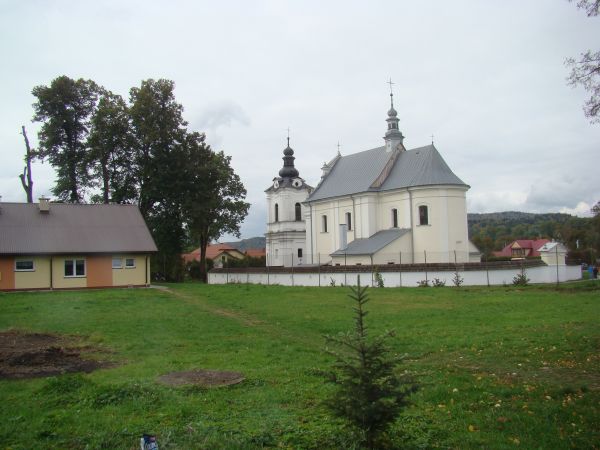 kościół, zabytkowy - z dzwonnicą, otoczony obronnym murem - więcej w opisach galerii - zapraszam.