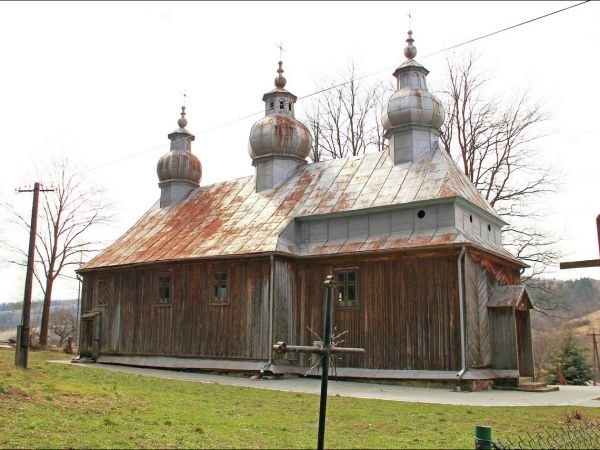 Cerkiew św. Paraskewy  – drewniana parafialna cerkiew greckokatolicka, znajdująca się w Lipie, w gminie Bircza, w powiecie przemyskim . Cerkiew została zbudowan