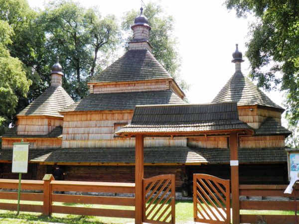 Drewniana , zabytkowa cerkiew grecko-katolicka w Gorajcu . Zbudowana w 1586 roku. Cerkiew wyjątkowej urody , użytkowana jest obecnie przez wiernych kościoła rzy