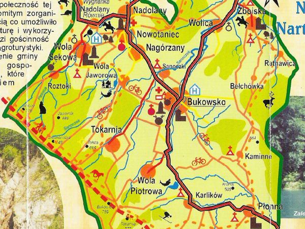 ze zbiorów prywatnych: z materiałów promujących turystycznie gminę. Z innych, też nam darowanych - mogliśmy poznać postać Kazimierza Nowaka, który w okresie mię